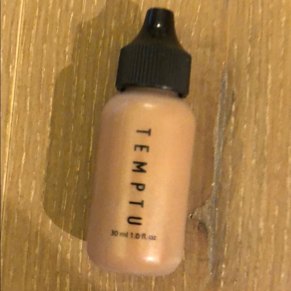 Temptu shimmer bronzer